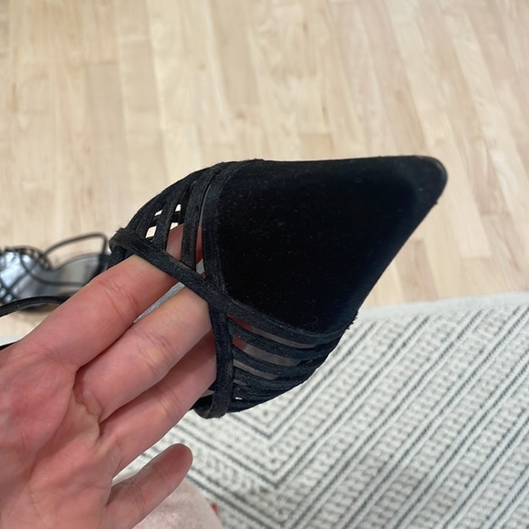 SOLD- Stuart Weitzman 4” heel, 8.5 - Picture 5 of 8